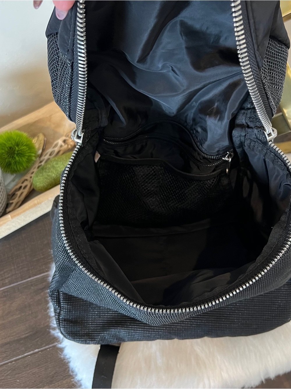 ATHLETA backpack - Picture 5 of 5